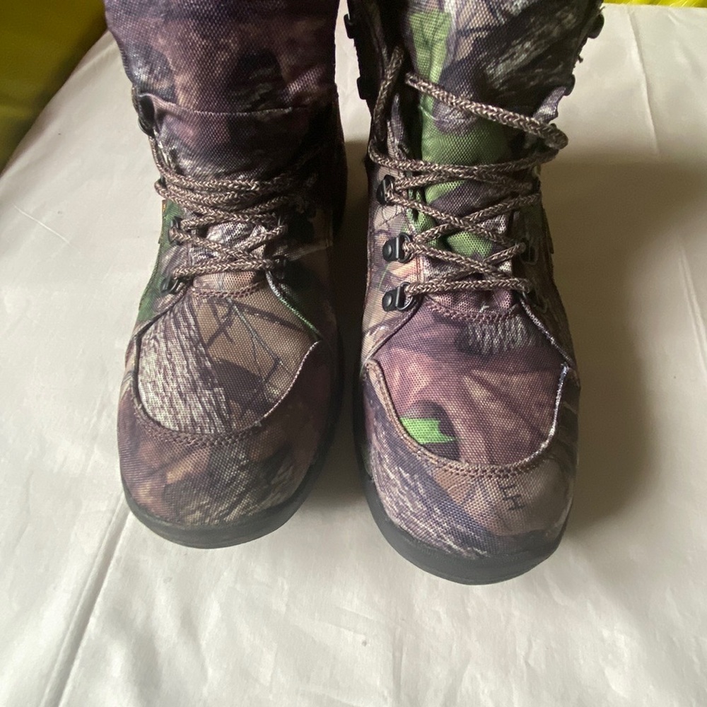 Boots - Picture 4 of 8